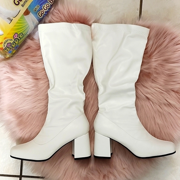 Brand New GENERATION HIPPIE ADULT WHITE GO-GO BOOTS-M - Picture 4 of 8